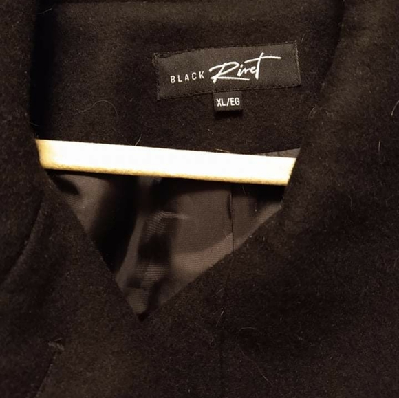 coat - Picture 2 of 2